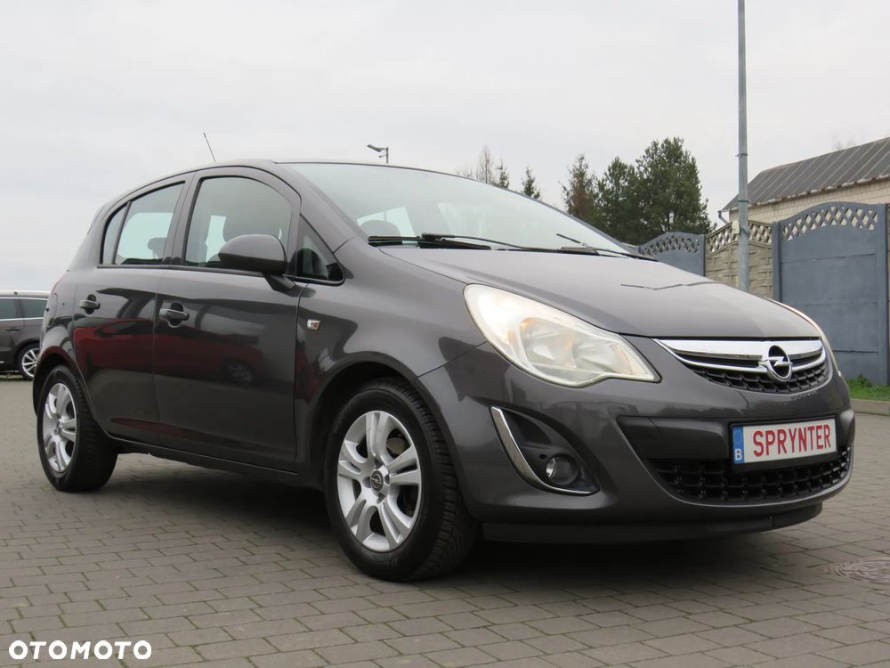 Opel Corsa 1.2 16V Cosmo - 9