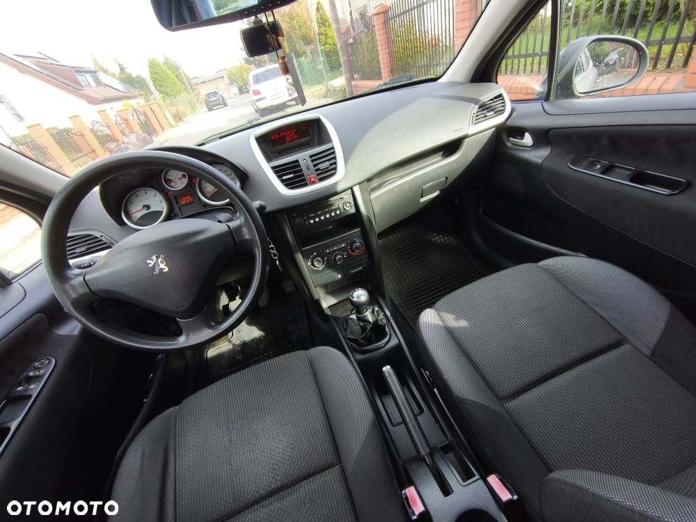Peugeot 207 - 6