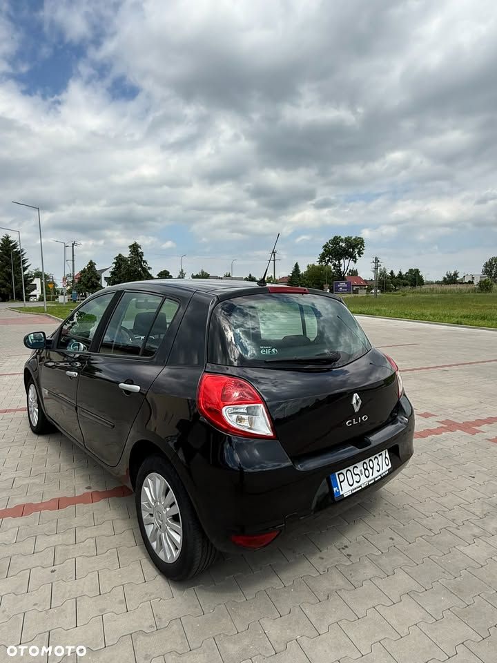 Renault Clio 1.2 16V Alize Euro5 - 6