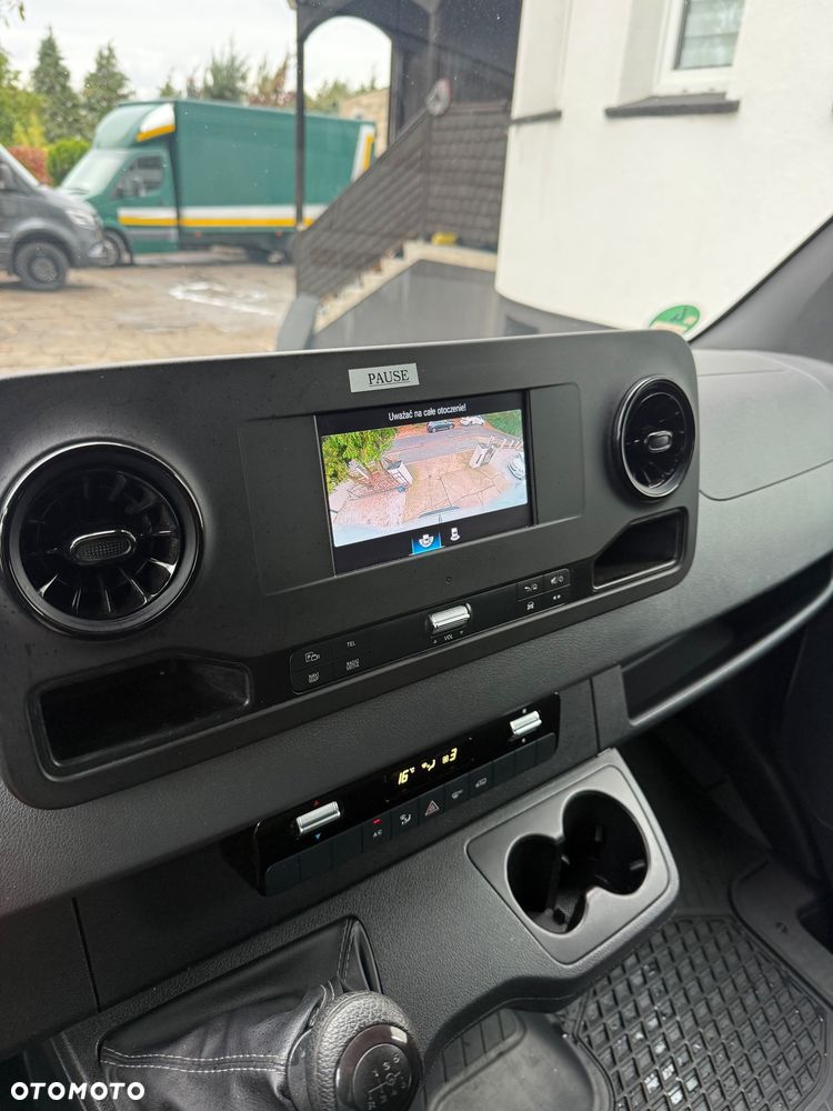Mercedes-Benz Sprinter - 22