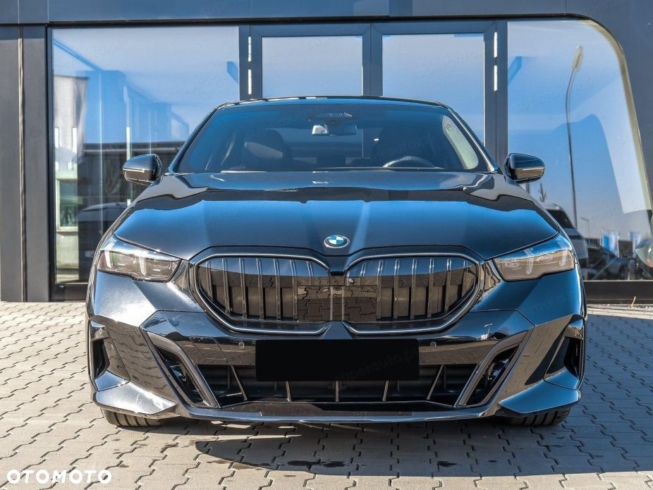 BMW Seria 5 540d xDrive mHEV M Sport - 8