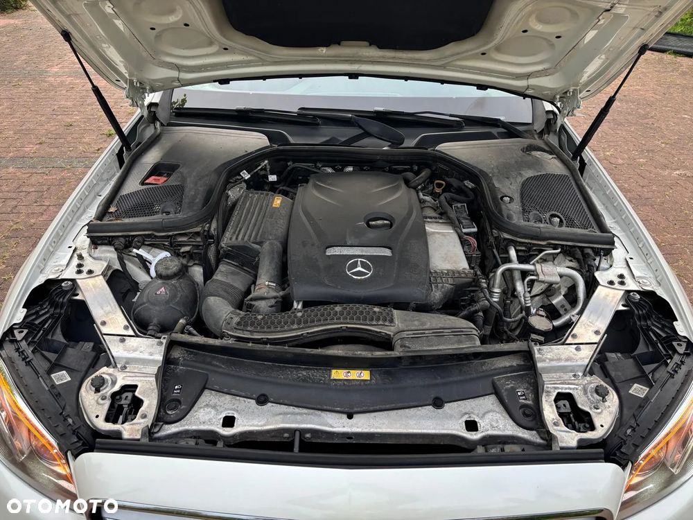 Mercedes-Benz Klasa E 250 9G-TRONIC - 34