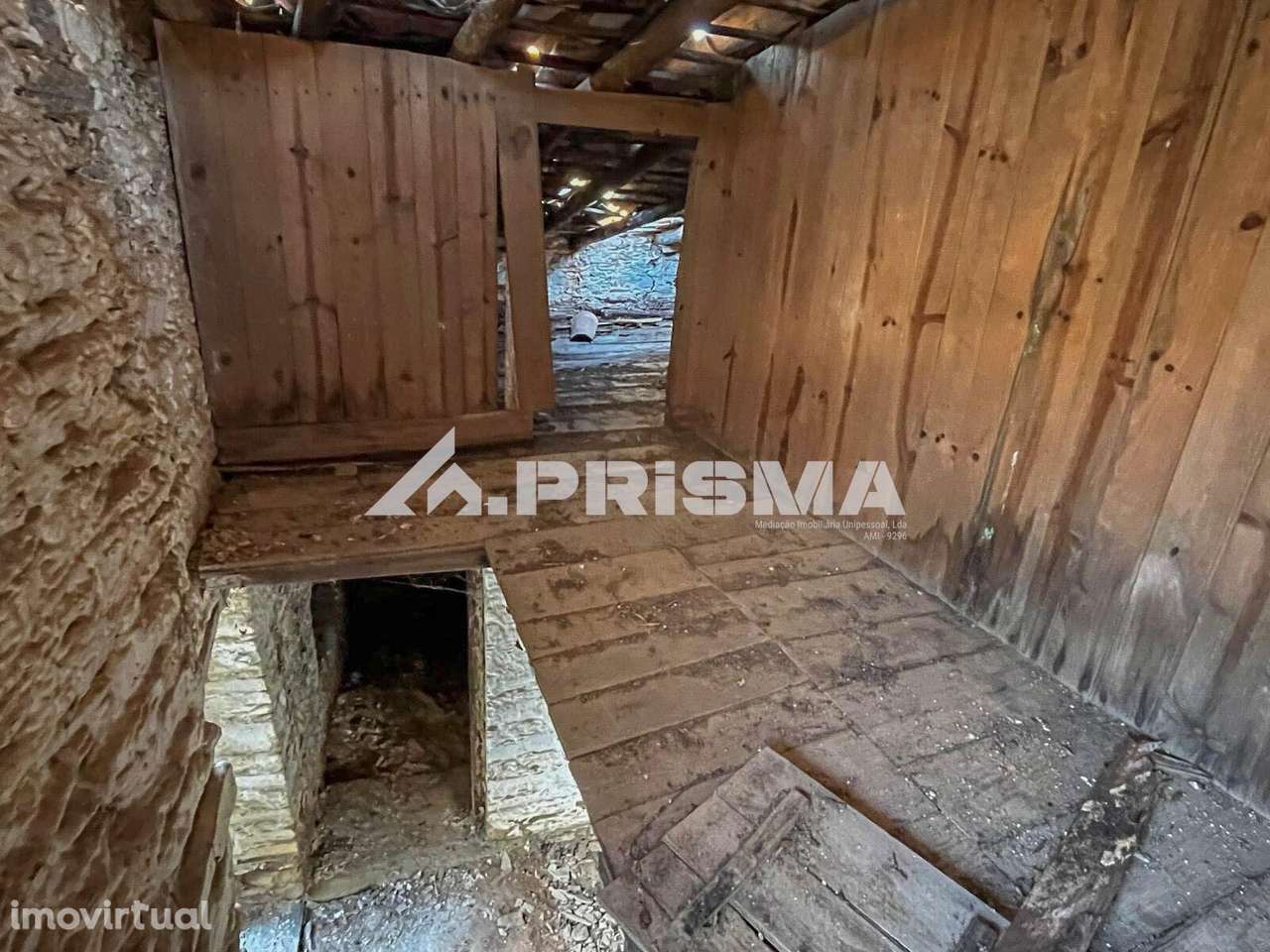 Moradia em Xisto para remodelar para venda em Rodeios, Vila Velha de R - Grande imagem: 4/17