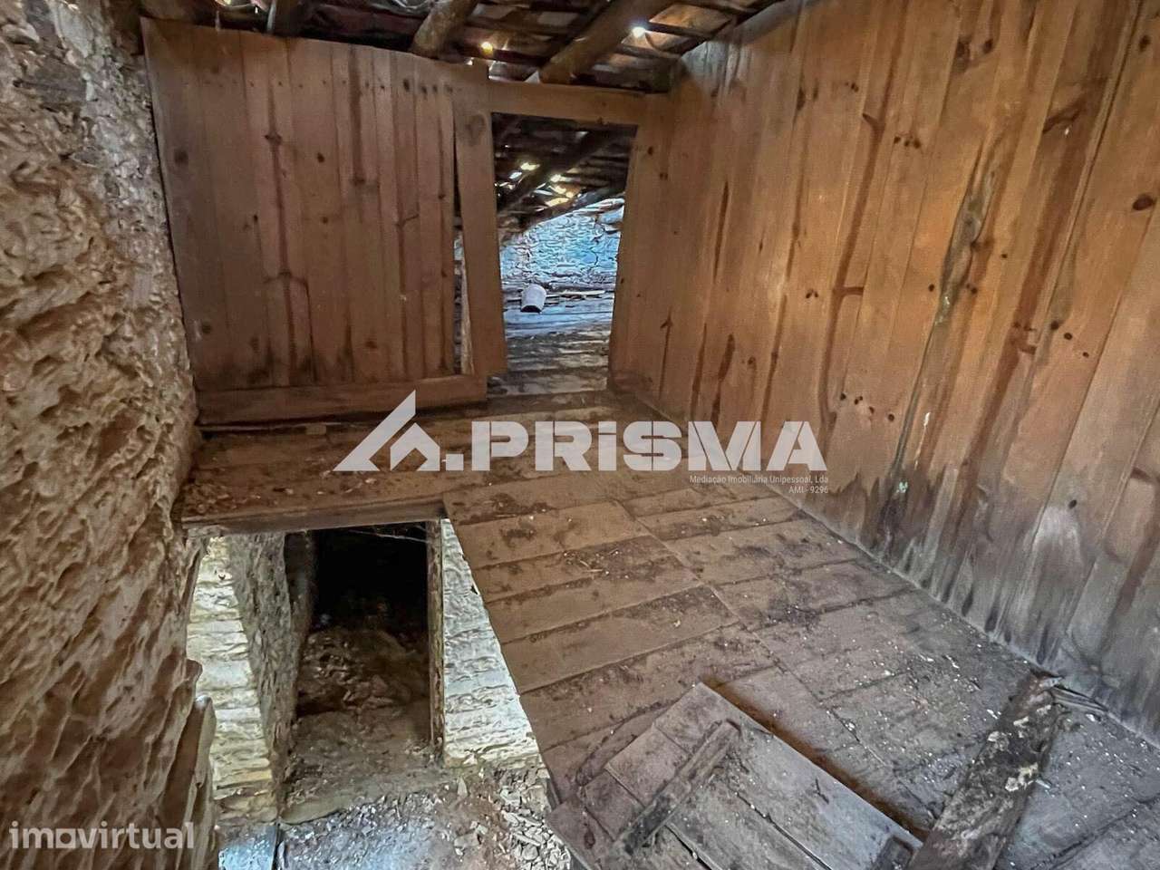 Moradia em Xisto para remodelar para venda em Rodeios, Vila Velha de R - Grande imagem: 4/17