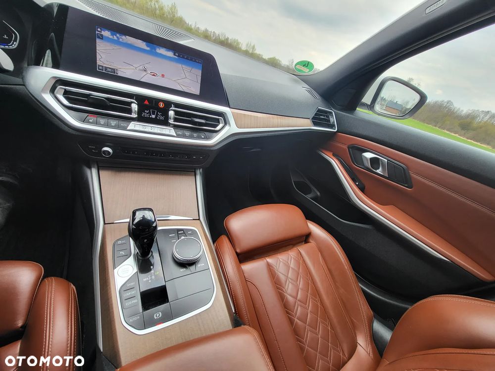 BMW Seria 3 318d Sport Line - 34