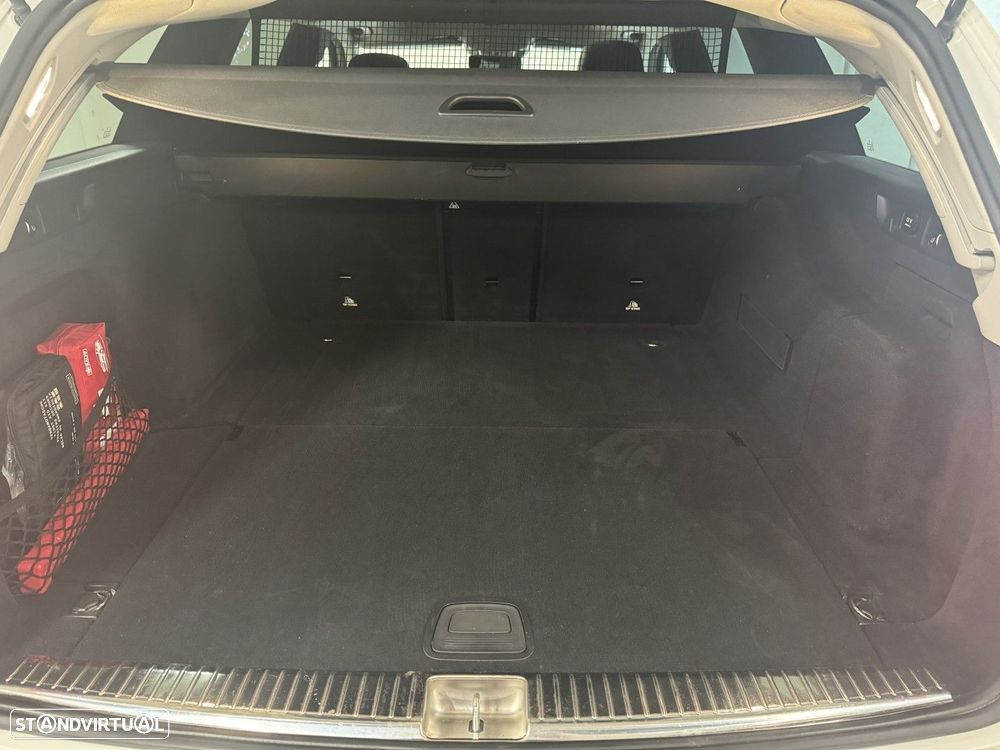 Mercedes-Benz E 220 d 4-Matic All Terrain Avantgarde + - 37