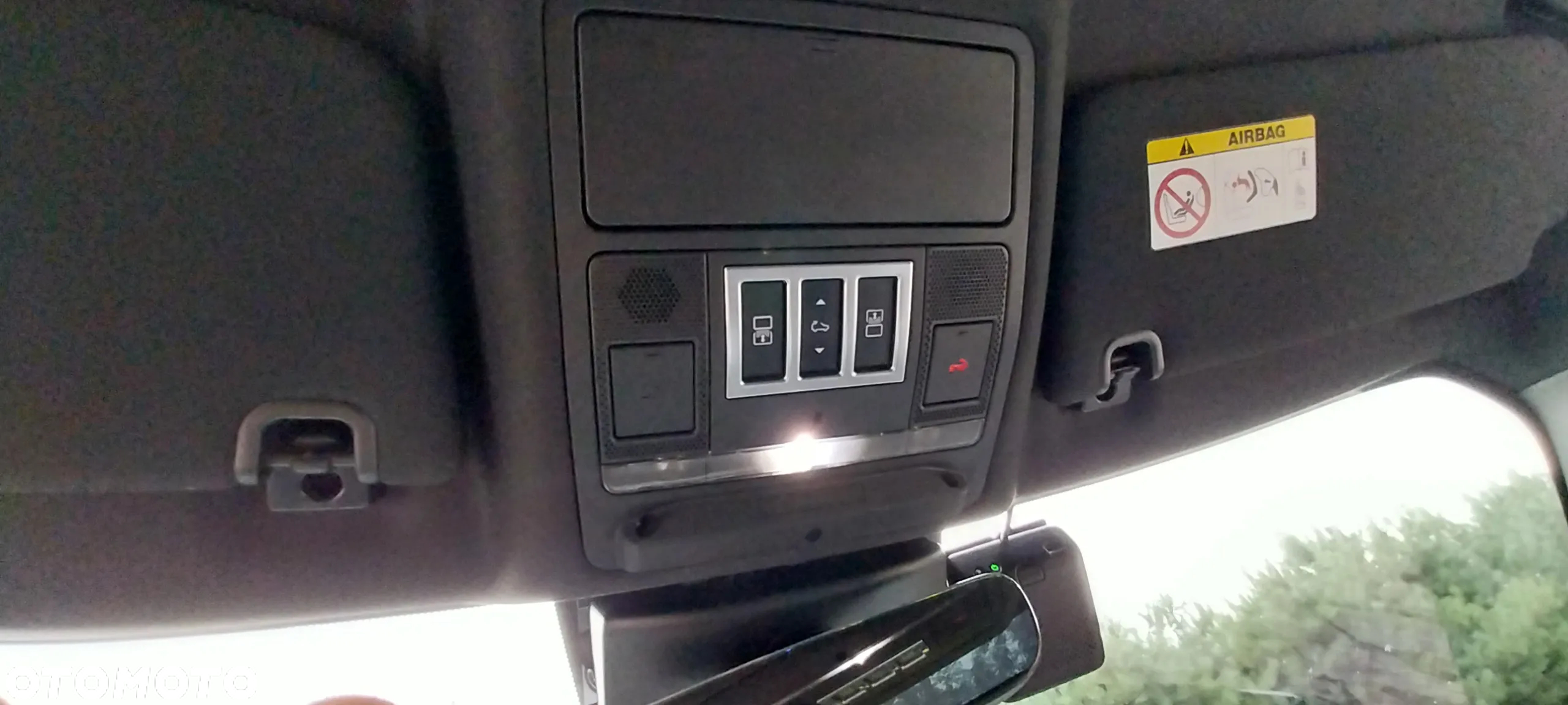 Land Rover Discovery V 2.0 SD4 HSE Luxury - 15