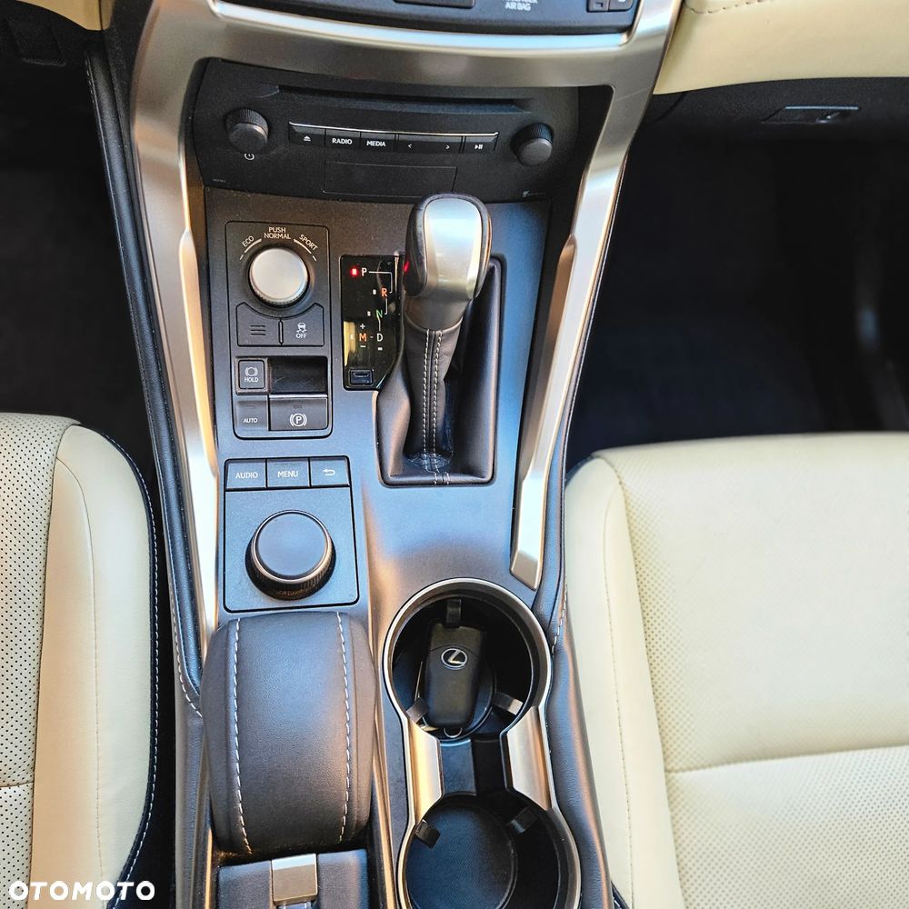 Lexus NX 200t AWD Luxury Line - 26