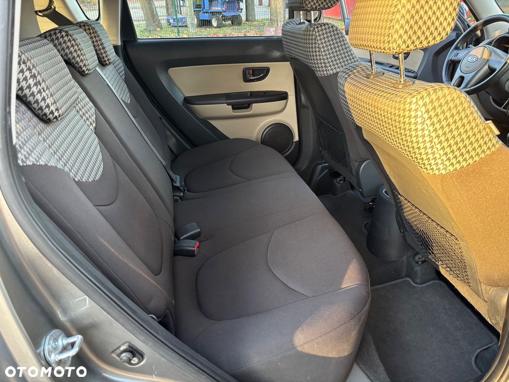 Kia Soul 1.6 XL - 12