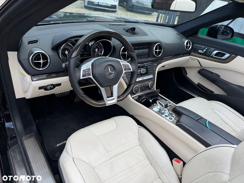 Mercedes-Benz SL 63 AMG - 19