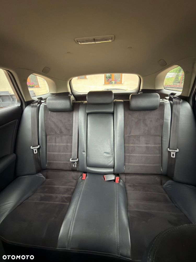Toyota Avensis 2.0 D-4D Premium - 6