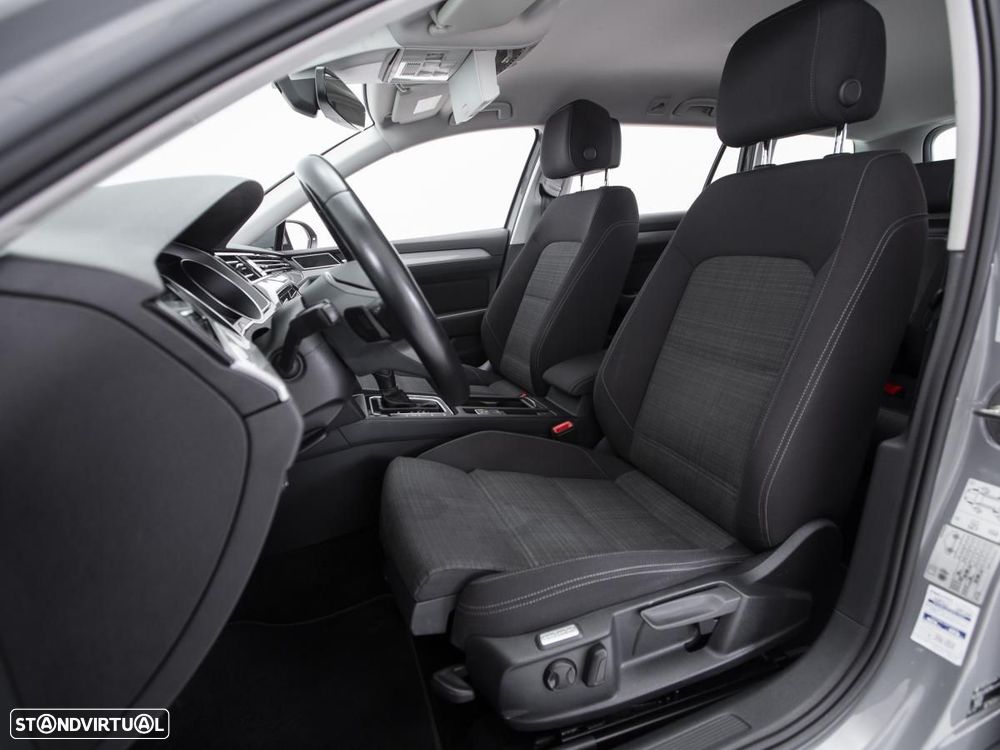 VW Passat Variant 2.0 TDI Business DSG - 9