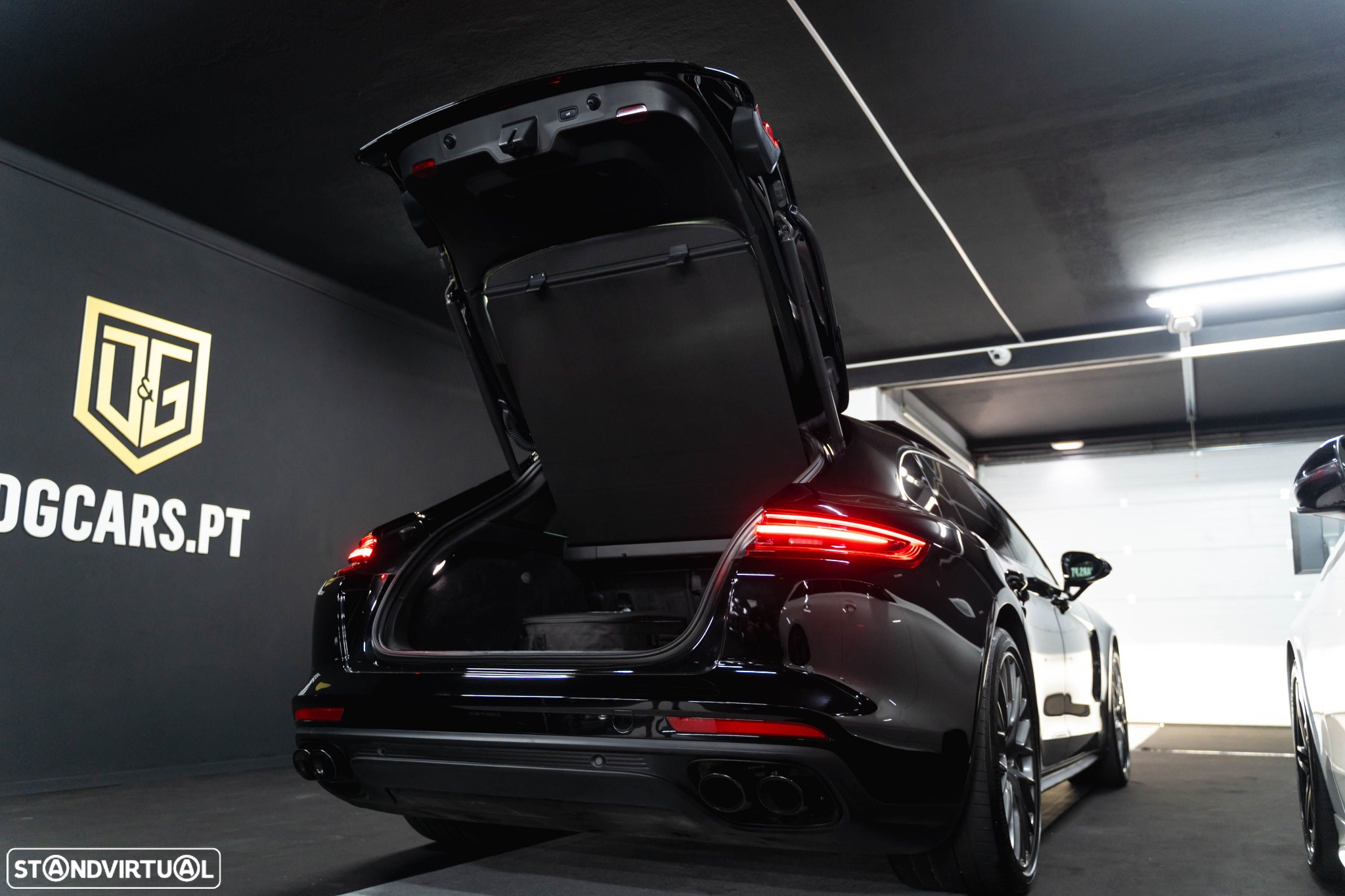 Porsche Panamera Sport Turismo 4 E-Hybrid 10 Years Edition - 28