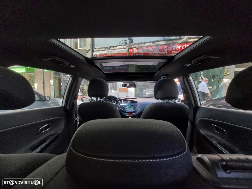 Kia Ceed 1.6 CRDi GT Line - 33