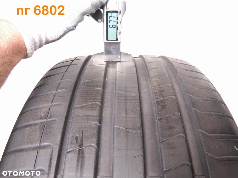 Pirelli P Zero PZ4 275/40 R21 - 2