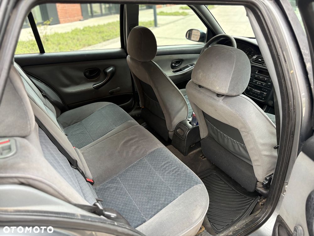 Peugeot 406 2.0 HDI STDT Familiale - 12