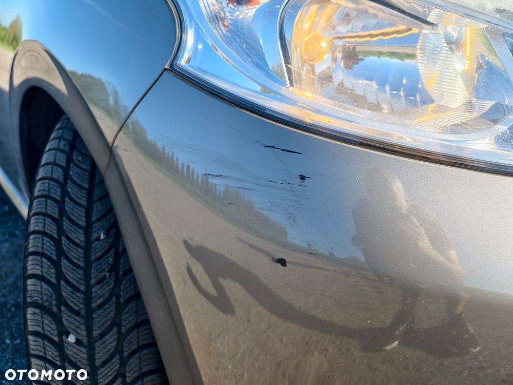 Peugeot 208 - 24