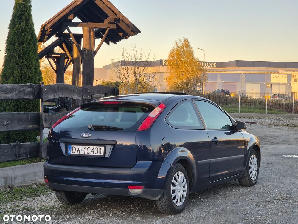 Ford Focus 1.8 Trend - 2