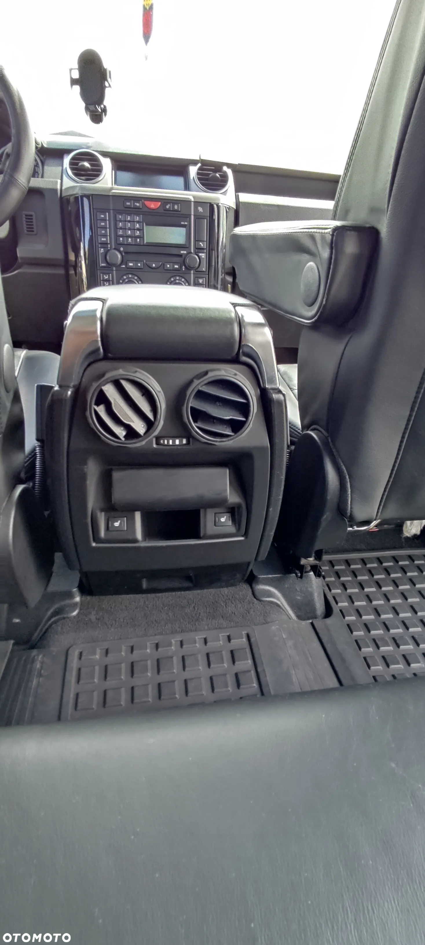 Land Rover Discovery IV 2.7D V6 HSE - 37