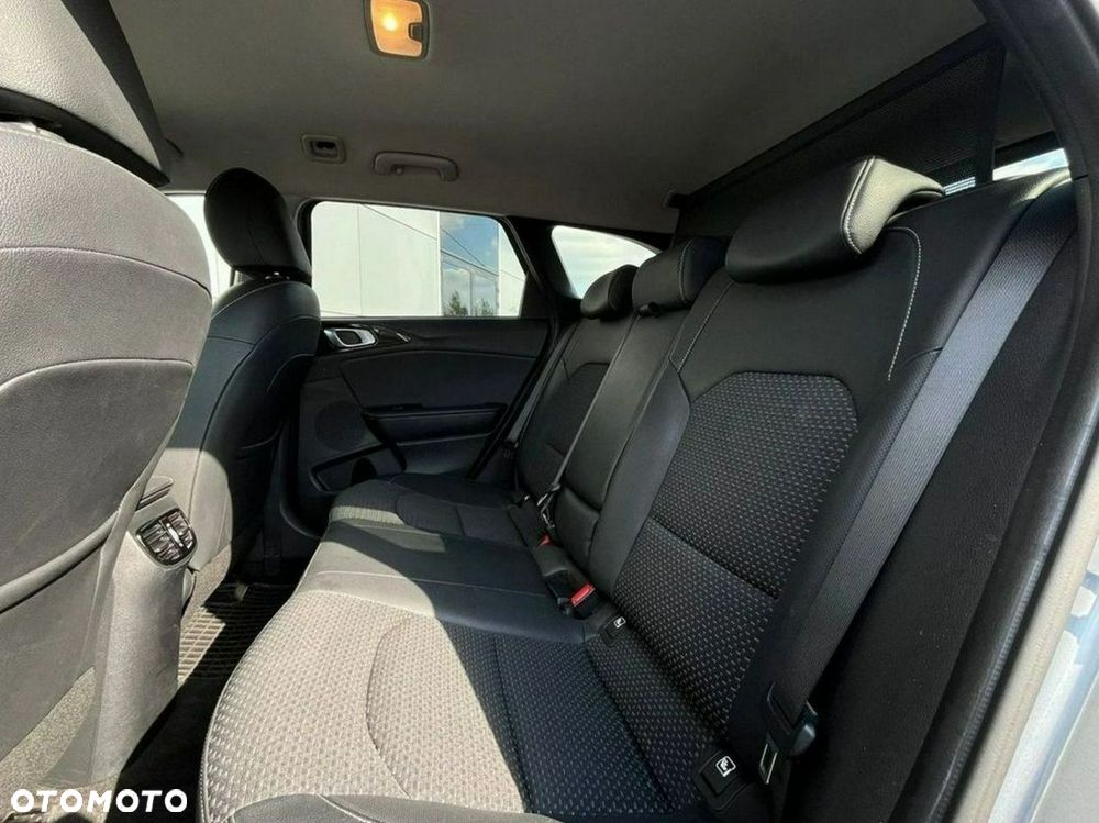 Kia Ceed 1.5 T-GDI Business Line DCT - 16