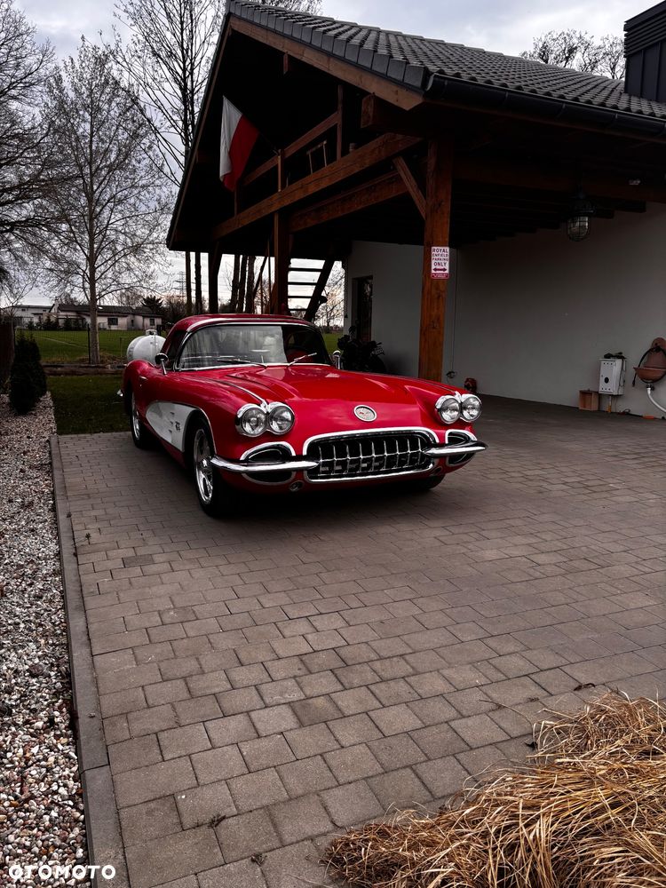 Chevrolet Corvette - 2