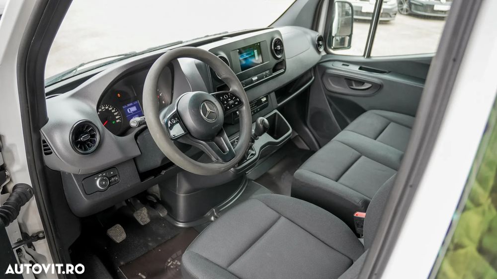 Mercedes-Benz SPRINTER - 8