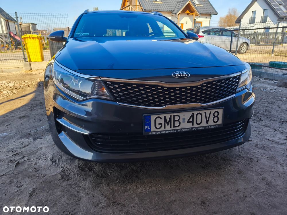 Kia Optima 2.0 L - 8