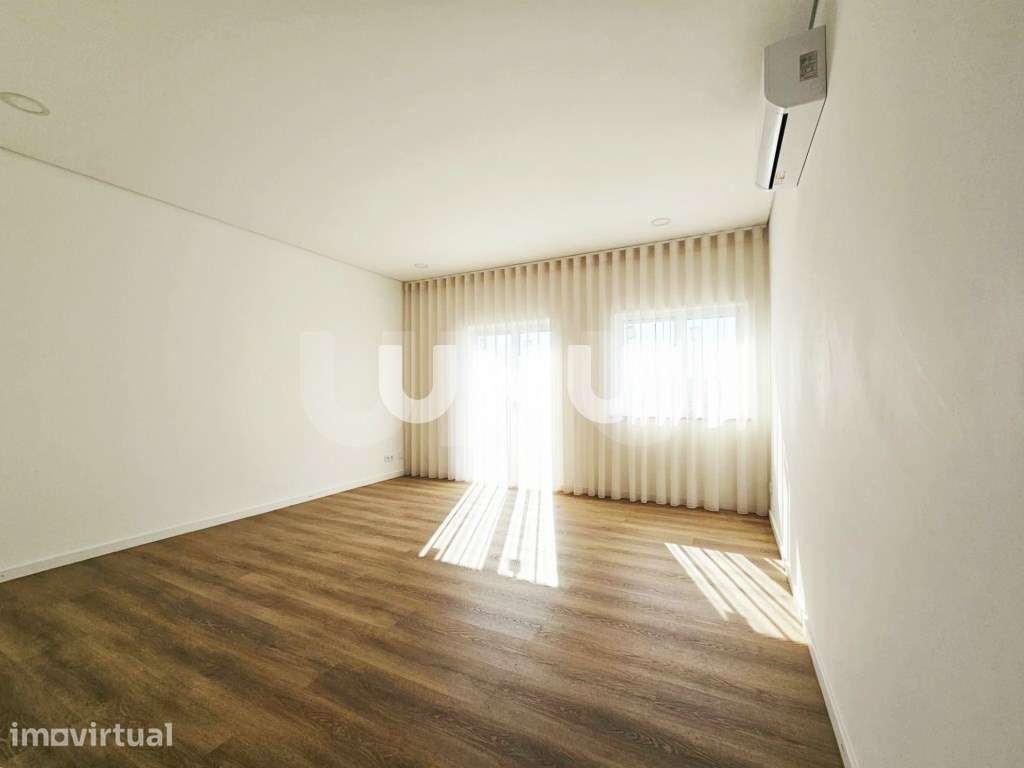 Apartamento T2 - Totalmente Renovado - Grande imagem: 2/12