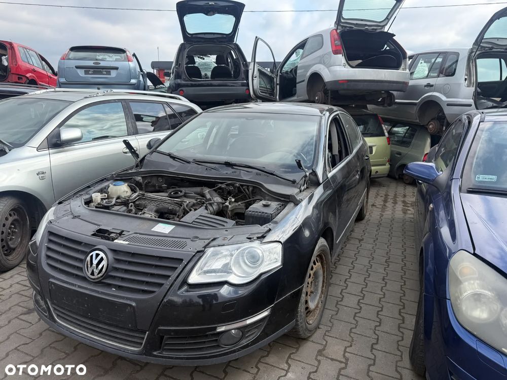 VW Passat B6 Sedan 2.0 TDI Zderzak Drzwi Klapa Błotnik - 3