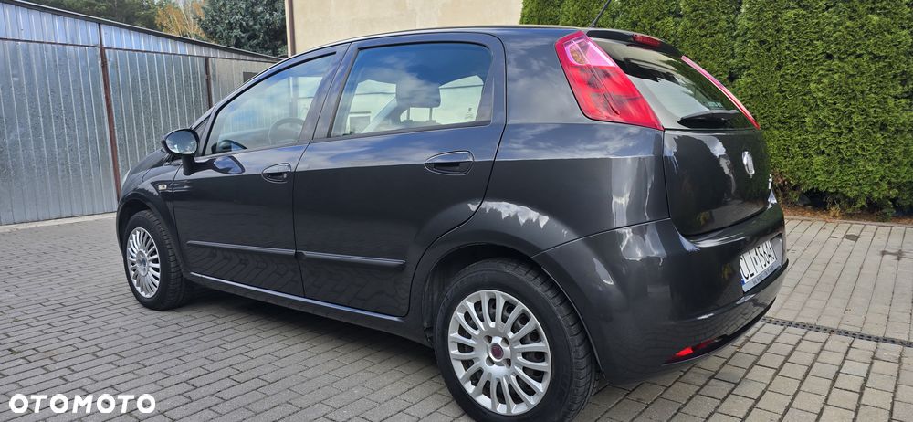 Fiat Punto 2011 photo 5