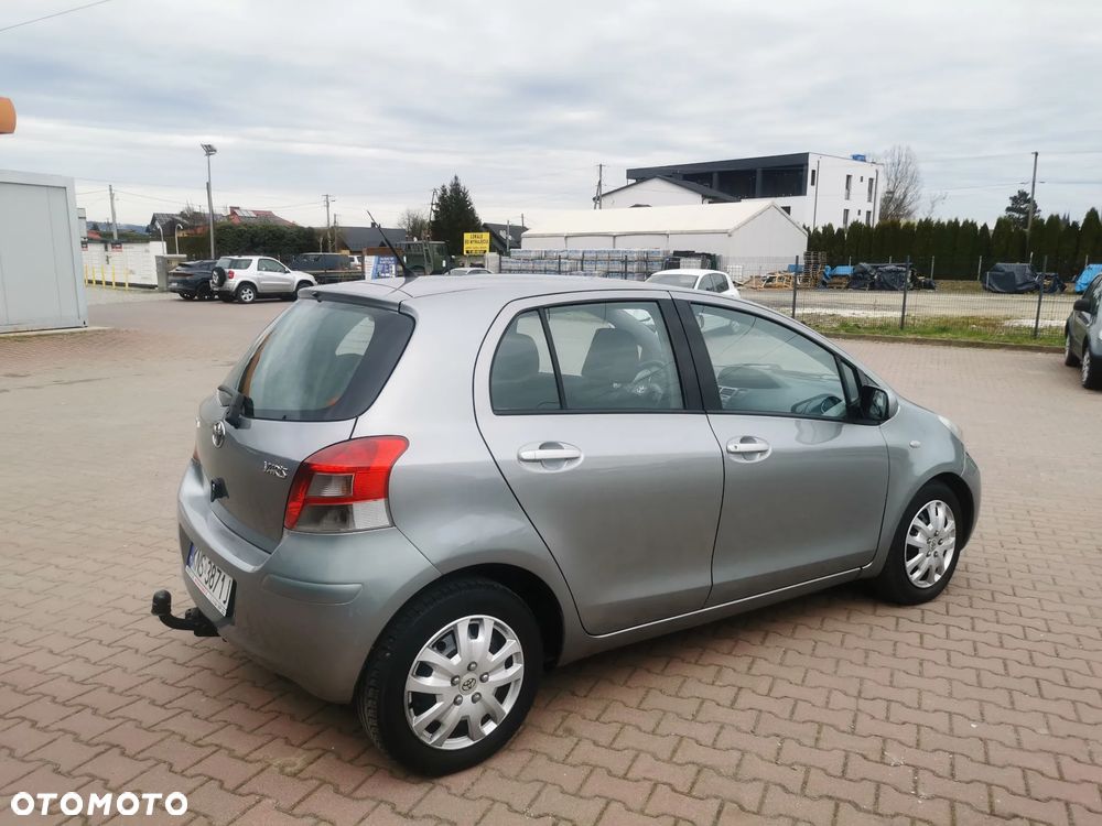 Toyota Yaris 1.4 D-4D Terra A/C - 11