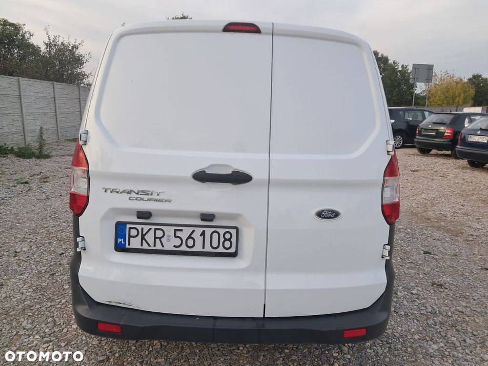 Ford Transit Courier - 17