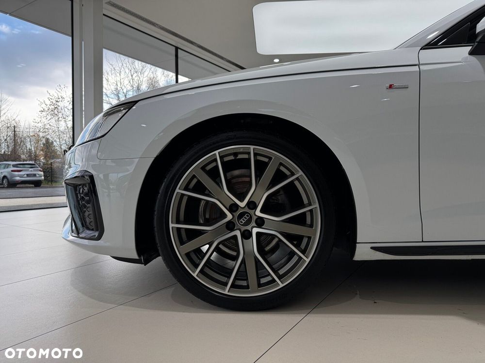 Audi A4 Limousine - 18