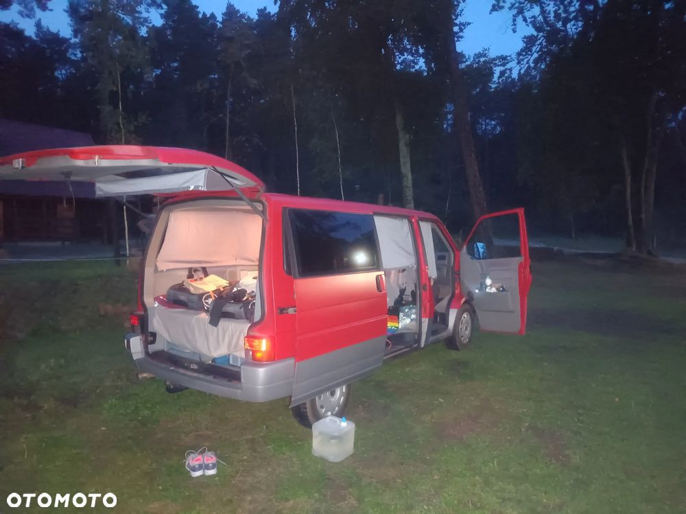 Volkswagen Multivan - 32