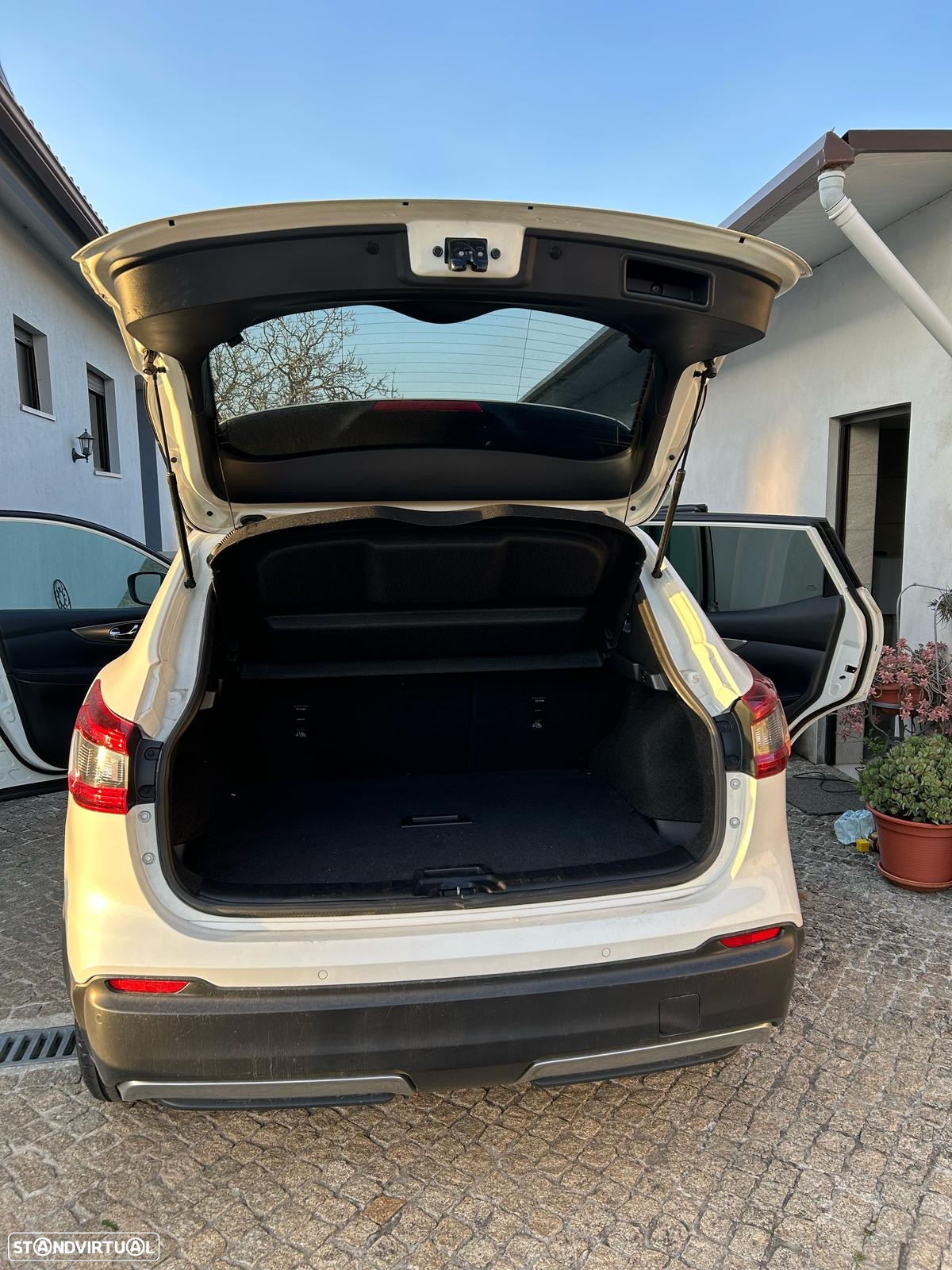 Nissan Qashqai 1.5 dCi N-Connecta Business - 19