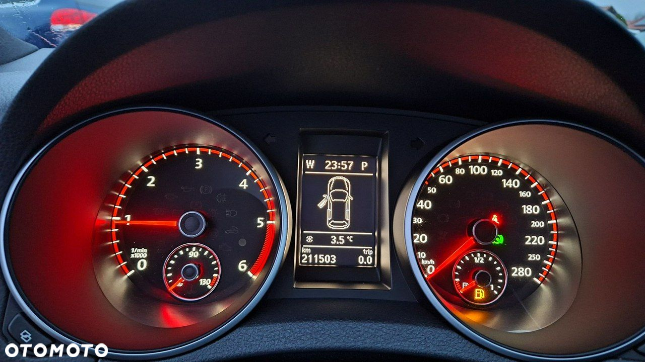 Volkswagen Golf - 11