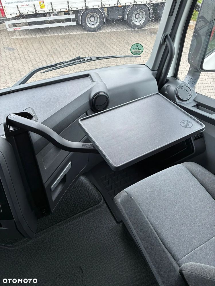 Renault T480 HIGH Sleeper Cab - 12