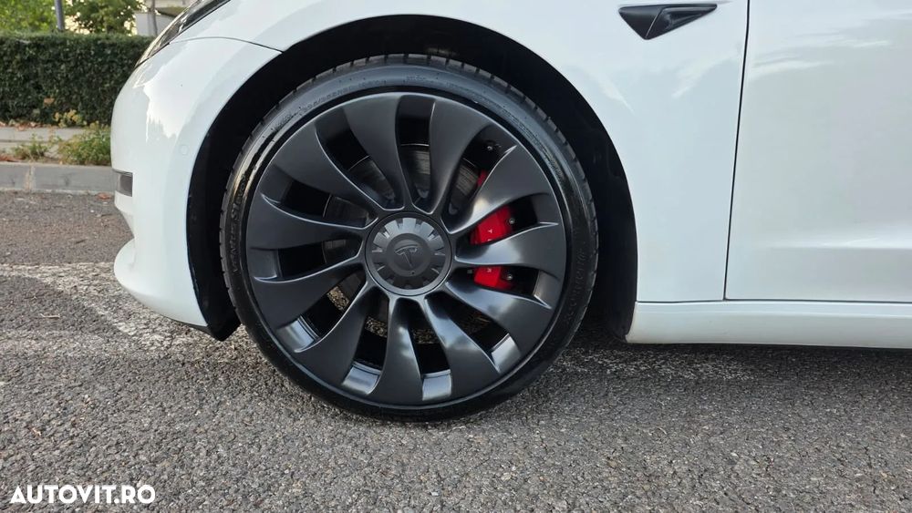 Tesla Model 3 Performance - 8