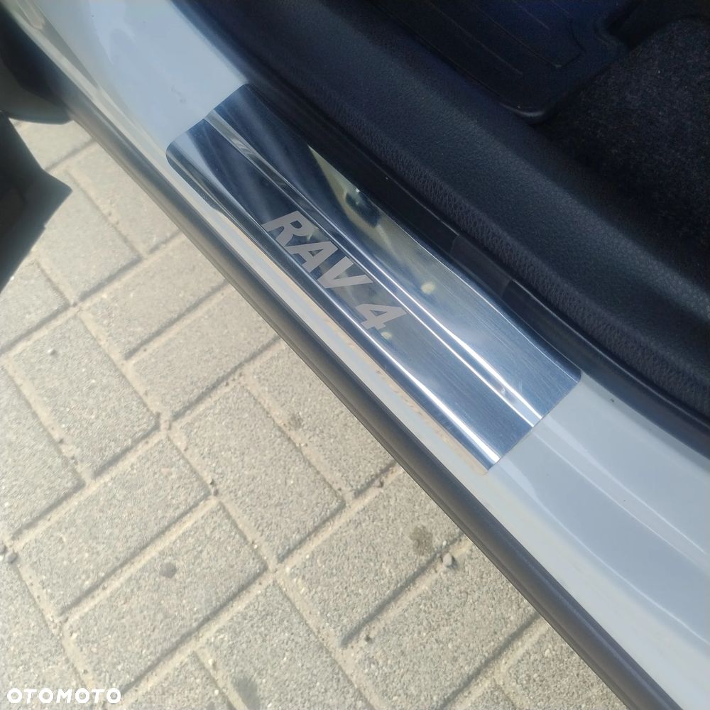 Toyota RAV4 2.0 Premium - 13