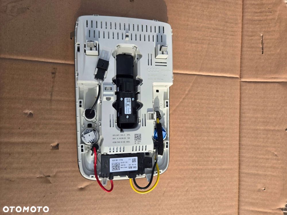 audi a3 rs3 8y lampka podsufitki 8y0947135h komplet - 2