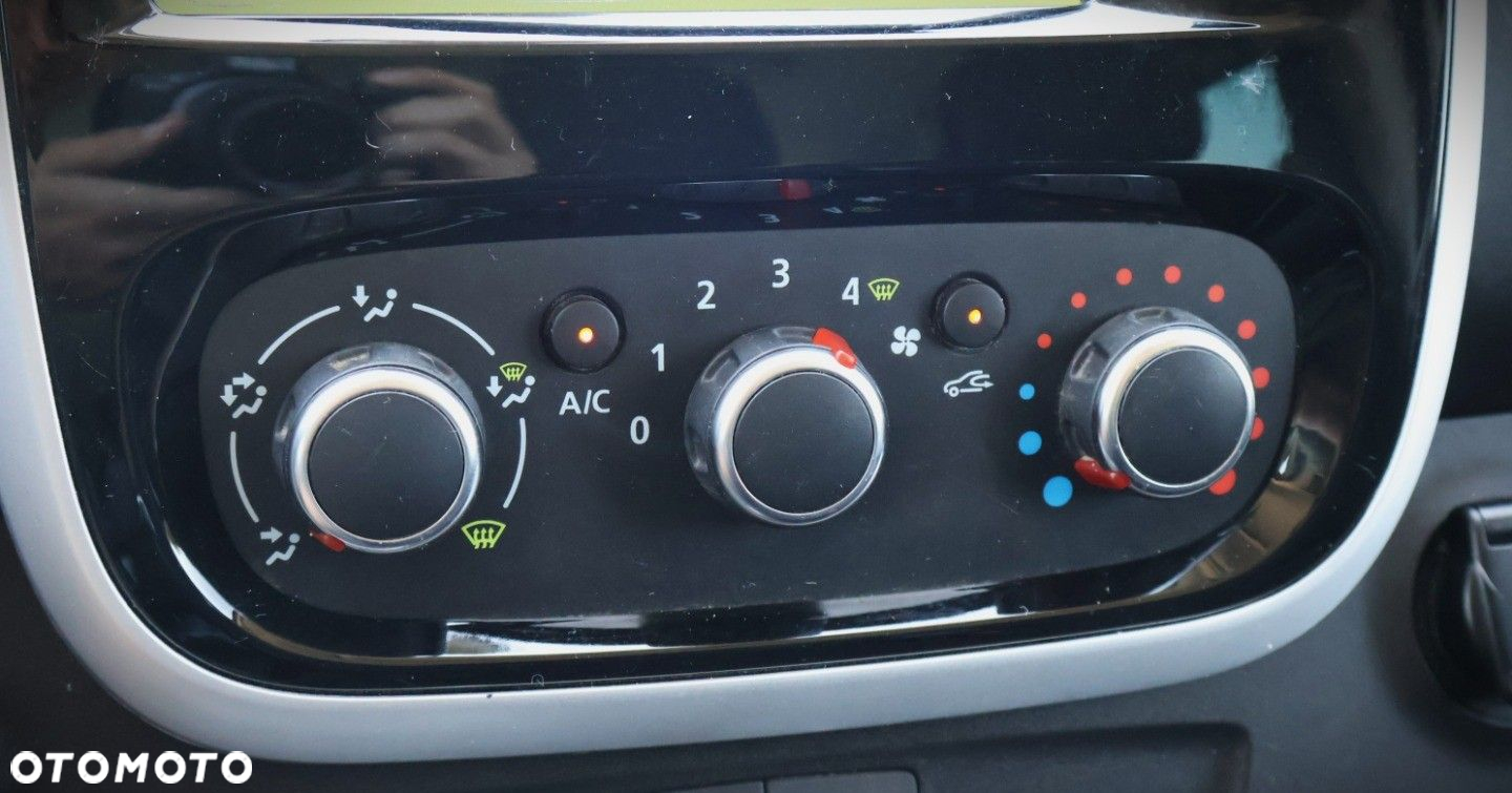 Renault Trafic - 23