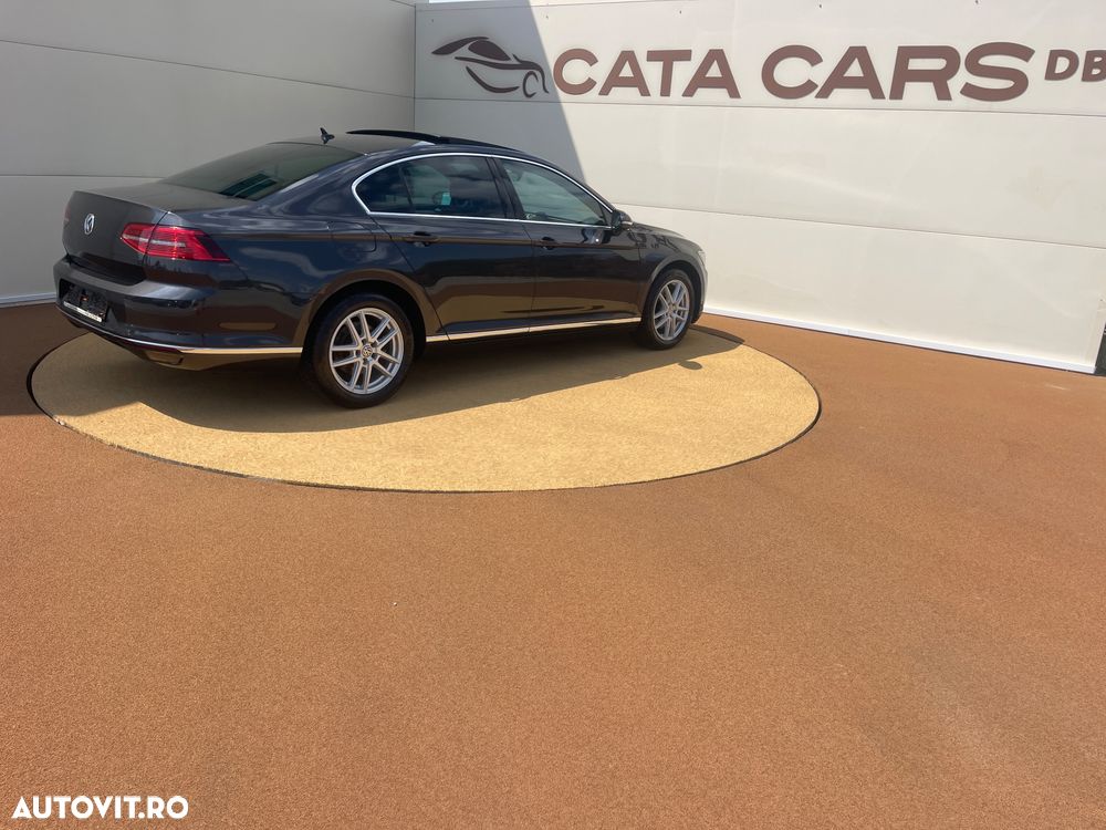 Volkswagen Passat 2.0 TDI DSG (BlueMotion Technology) Highline - 14