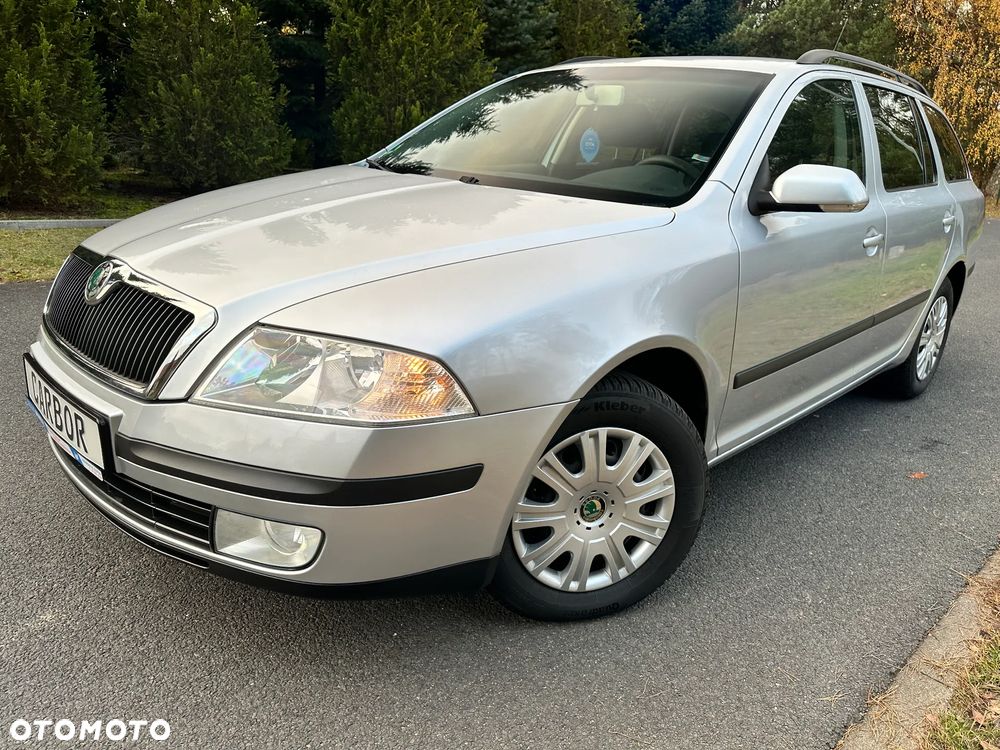 Skoda Octavia 1.6 Ambiente - 10