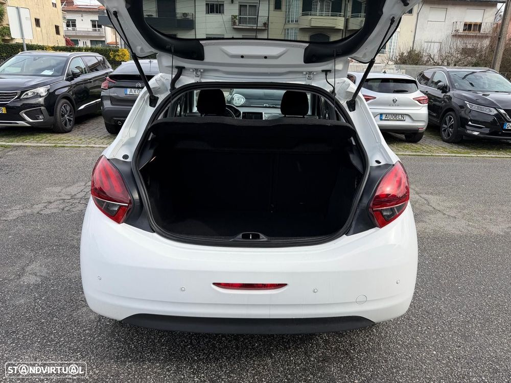 Peugeot 208 1.6 BlueHDi Style - 13