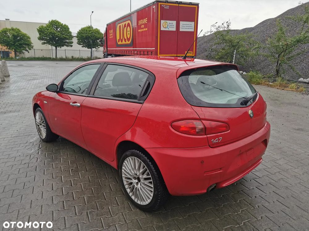 Alfa Romeo 147 1.9 JTDM 8V - 27