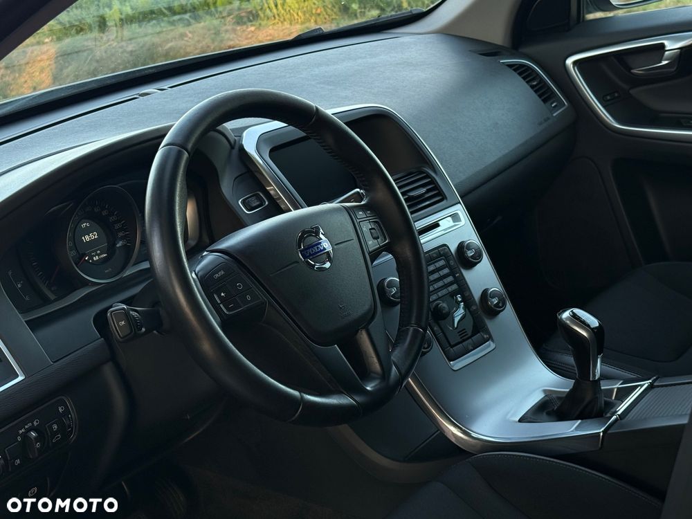 Volvo XC 60 D3 Momentum - 11