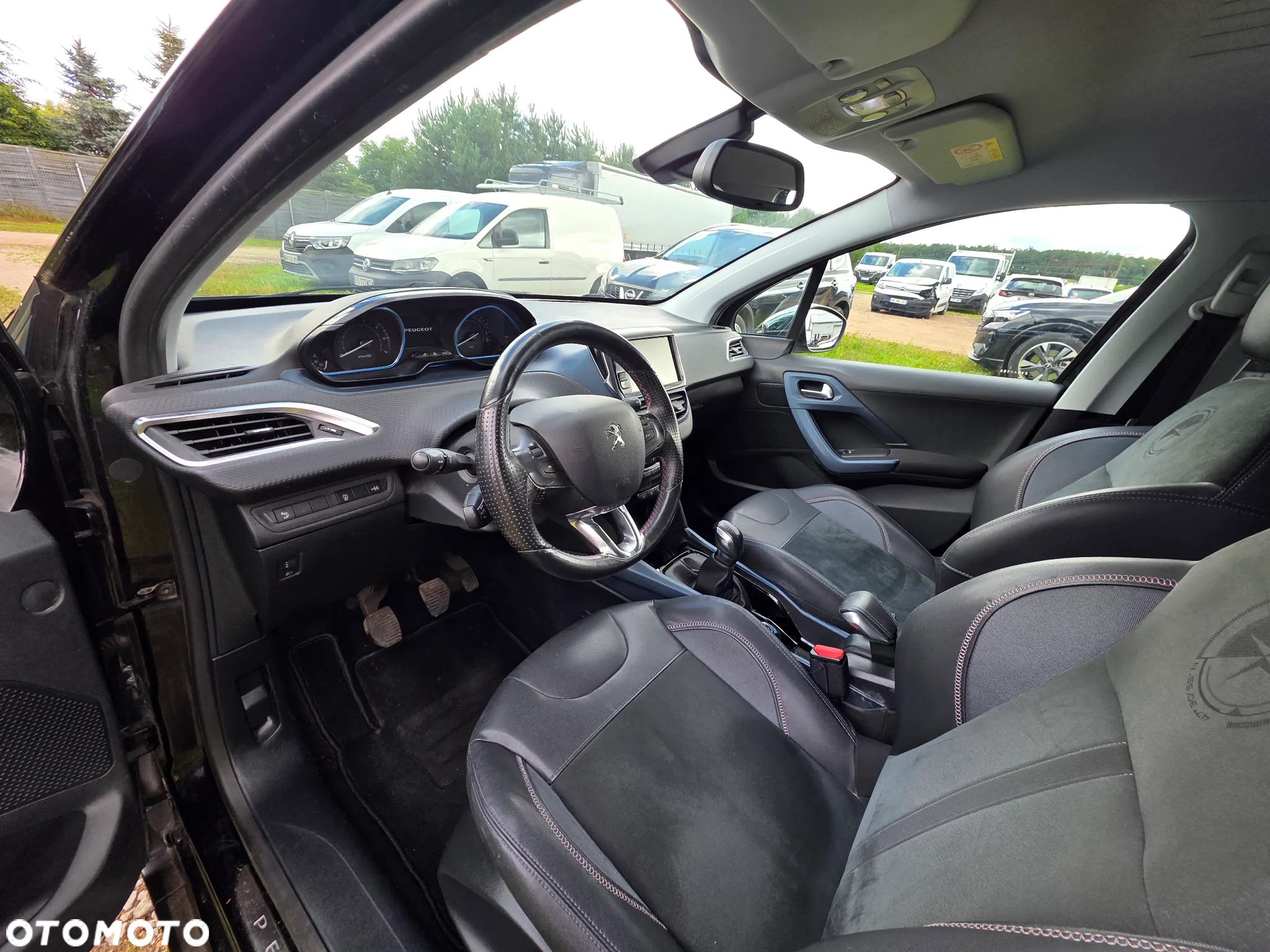 Peugeot 2008 120 VTI Allure - 12