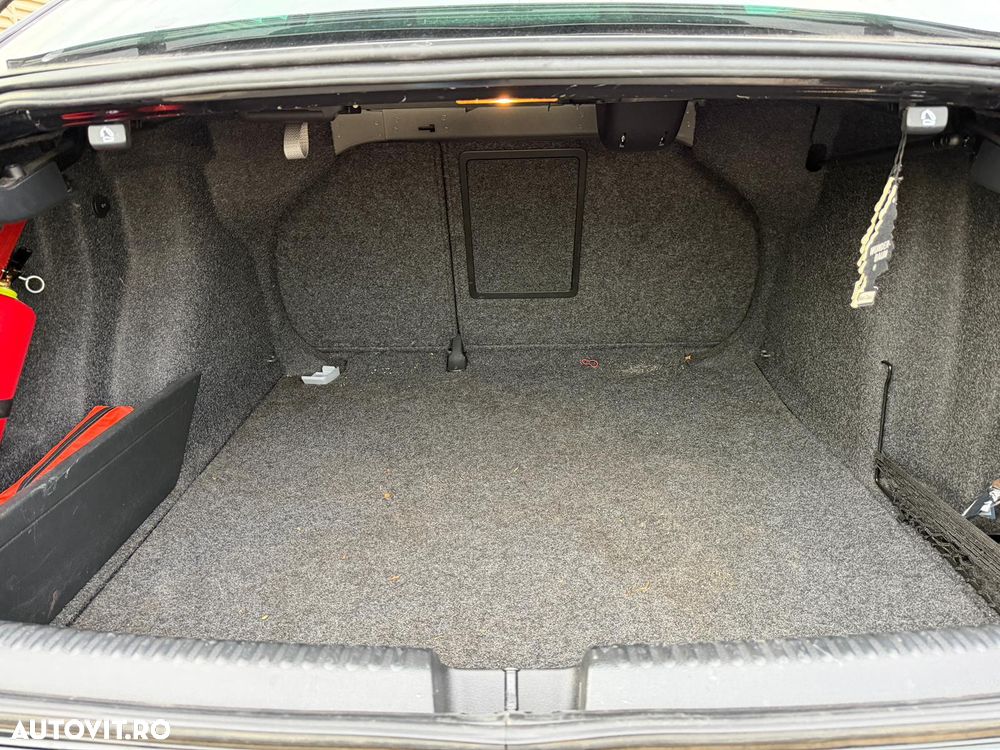Volkswagen Jetta - 10