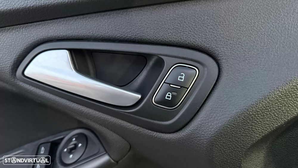 Ford Focus SW 1.5 TDCi Titanium ECOnetic - 17