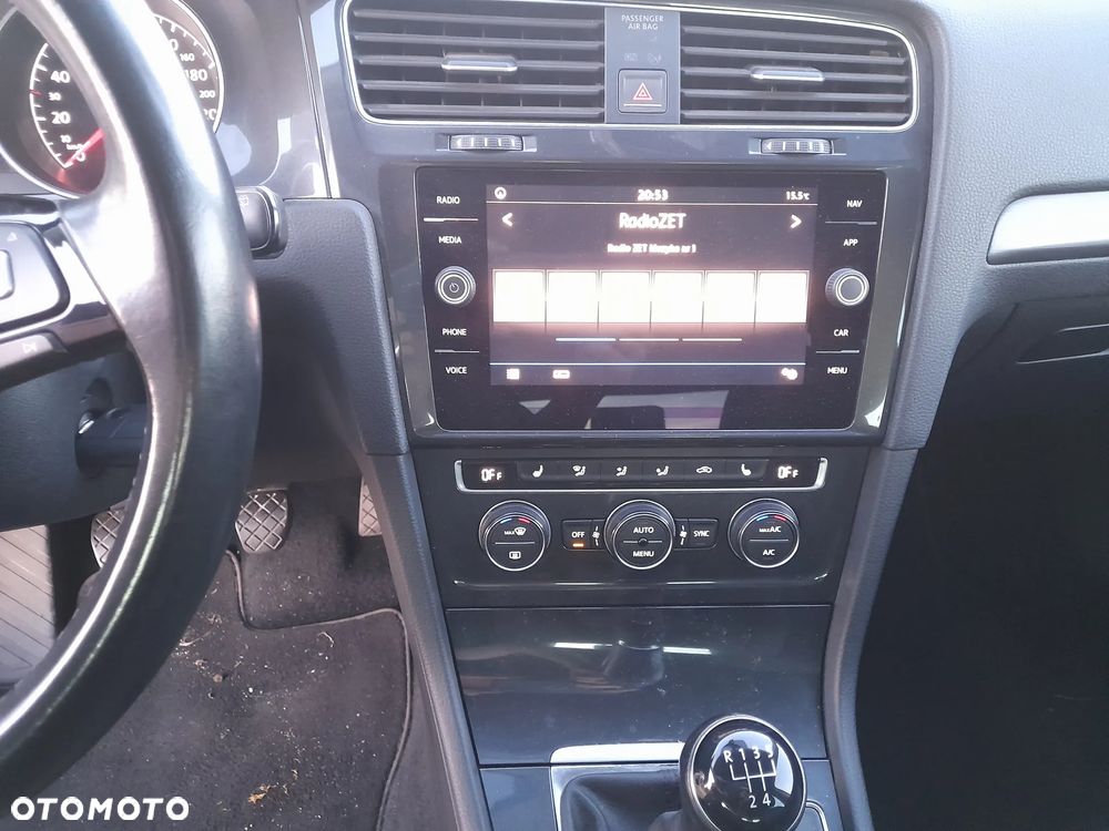 Volkswagen Golf - 20